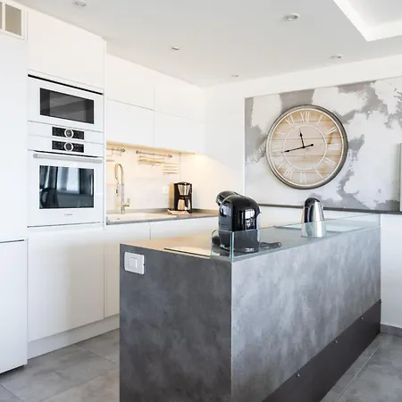 Daire In Und Panoramablick By Interhome