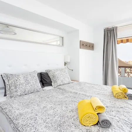In Und Panoramablick By Interhome Daire *